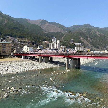 花緑里-Hanamidori-乙原のやど 岐阜下呂温泉郡上飛騨金山湖畔リゾート Gujo Eksteriør billede