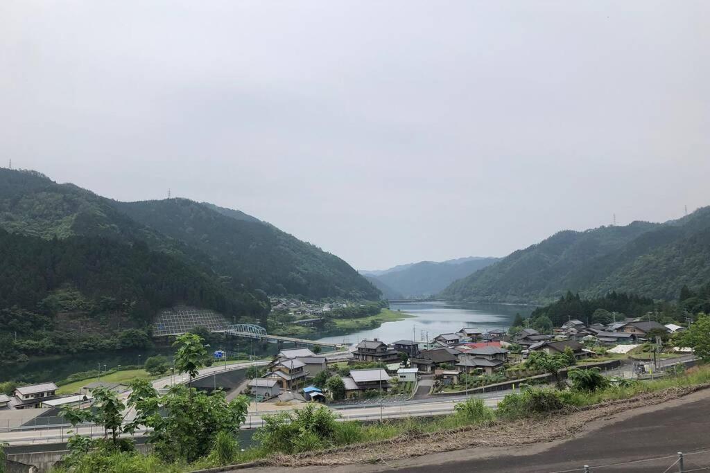 花緑里-Hanamidori-乙原のやど 岐阜下呂温泉郡上飛騨金山湖畔リゾート Gujo Eksteriør billede